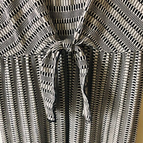 Black and White Jumpsuit Small - Picture 4 of 6